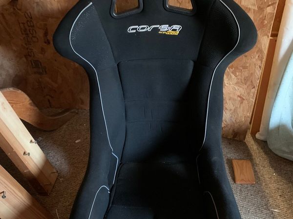 Two Sparco seats and belts
