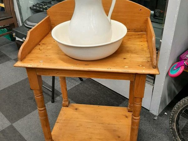 Table with bowl jug set