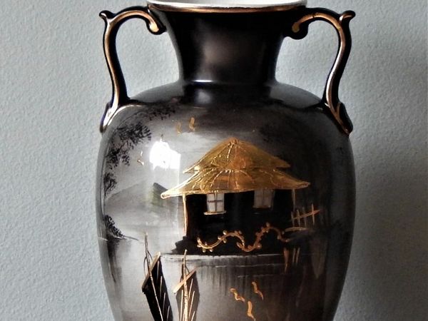 Oriental style porcelain vase