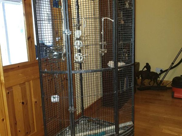 Large Parrat/bird cage