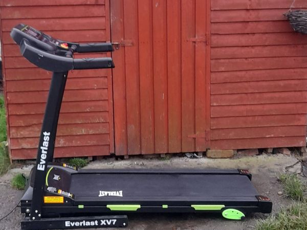 Everlast xv7 treadmill for sale