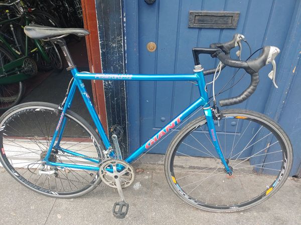 Giant road bike, second hand bicycle, Bolton Cycles