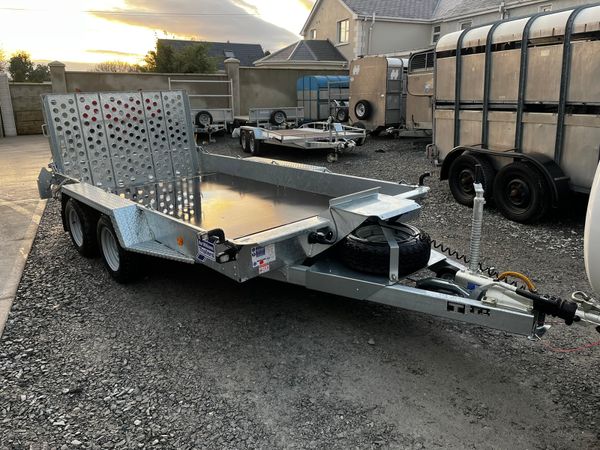 New 12x6 ifor Williams plant trailer