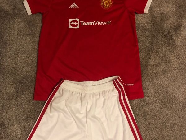 Man Utd Top and Shorts