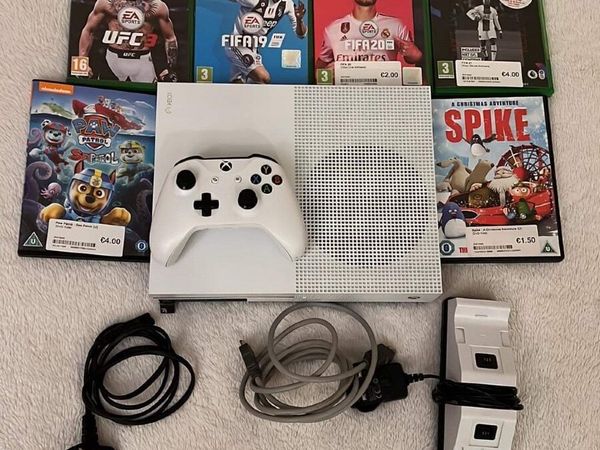 Xbox one  S 1TB VERY GOOD CONDITION