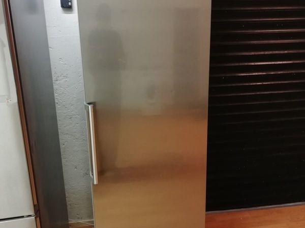 Seimens free standing fridge