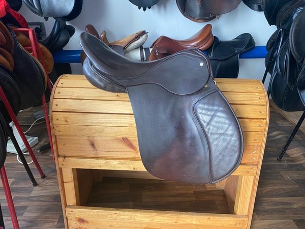 Brown leather 17.5” general purpose saddle