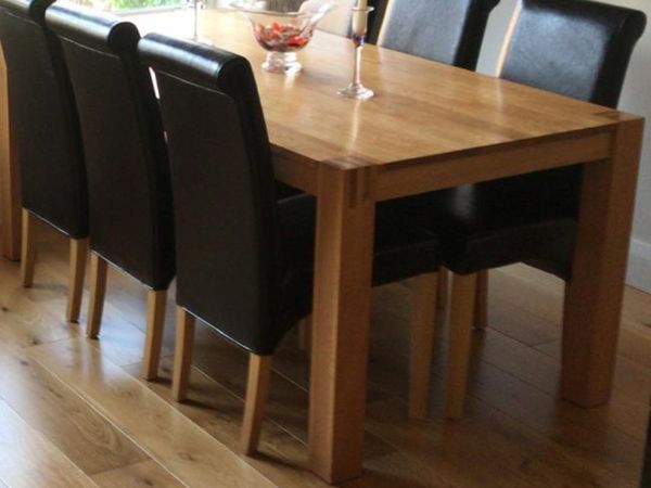 Oak Table with 6 Leather Chairs - Mint