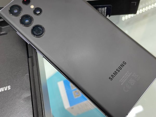 Samsung Galaxy S22 Ultra 256GB/like new/simfree