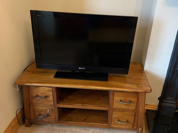 Sony Bravia 32” TV in excellent condition