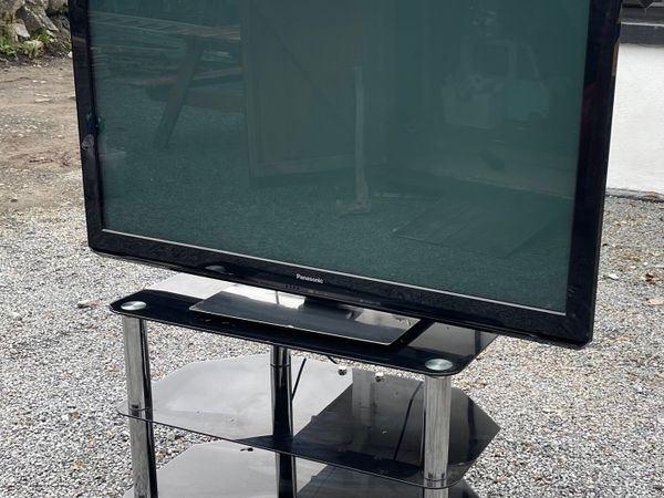 50 inch Panasonic tv with stand and amazon stick