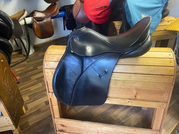 Kieffer 17” black leather general purpose saddle
