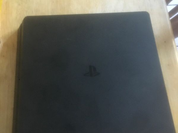 PS4 Pro 1TB w/ Controller 220