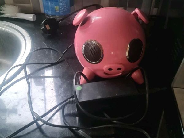 IPod speaker pink pig
