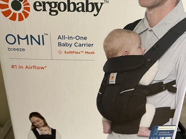 Baby carrier ergobaby onmi breeze