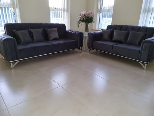 Special offer for beautiful sofa only 800 € Delive