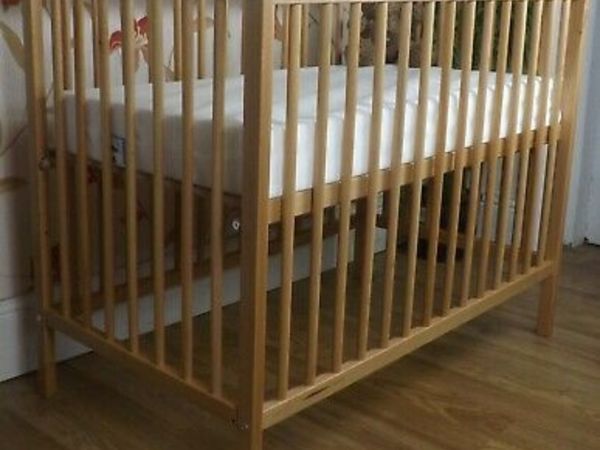 Space saver cot like new