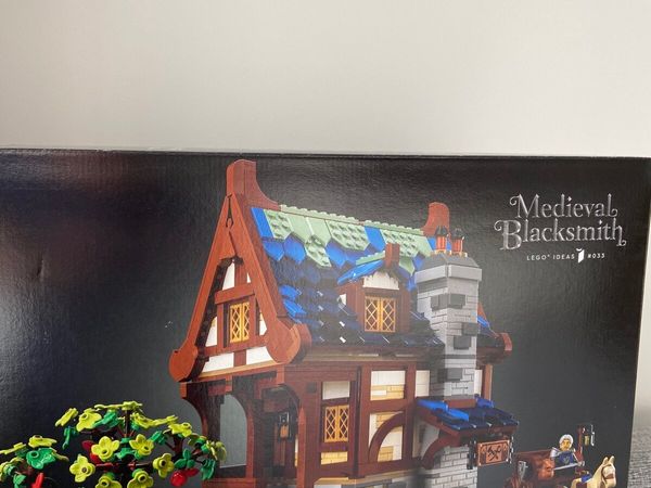 Lego medieval blacksmith 21325