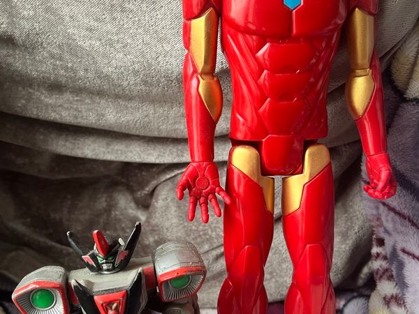 2 Toys to give away (Iron Man)