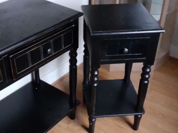 Console table and lamp table
