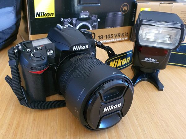Nikon D7000 Bundle - DSLR Camera 100% Condition