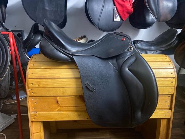 JC black leather saddle wide