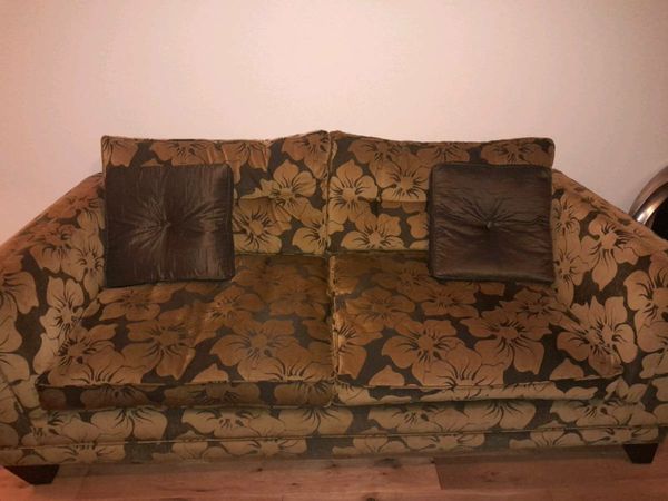 3 Seater Sofa with Coordinating Snuggle Chair