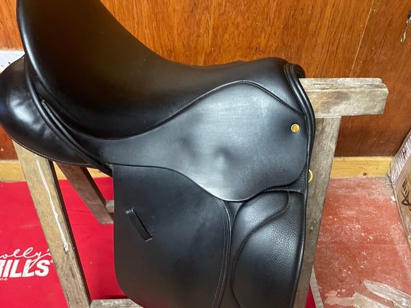 17’’ Alan Ward Dressage saddle