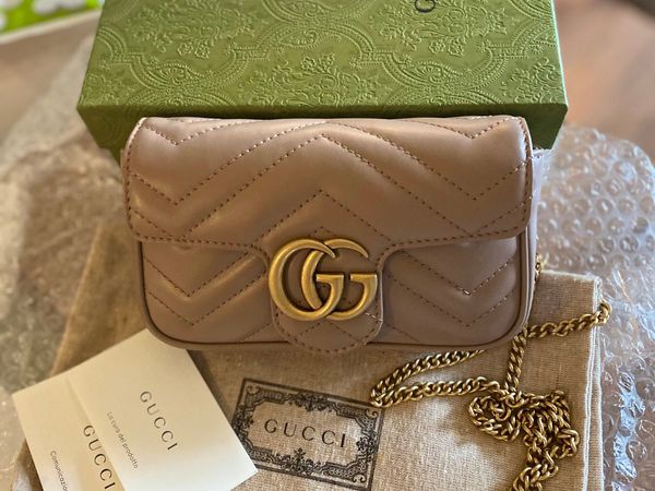 GG Marmont matelassé leather super mini bag