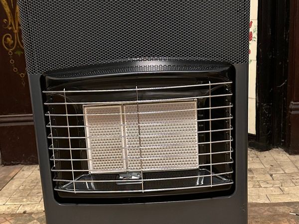 Superser gas heater (& 2 gas) / almost brand new