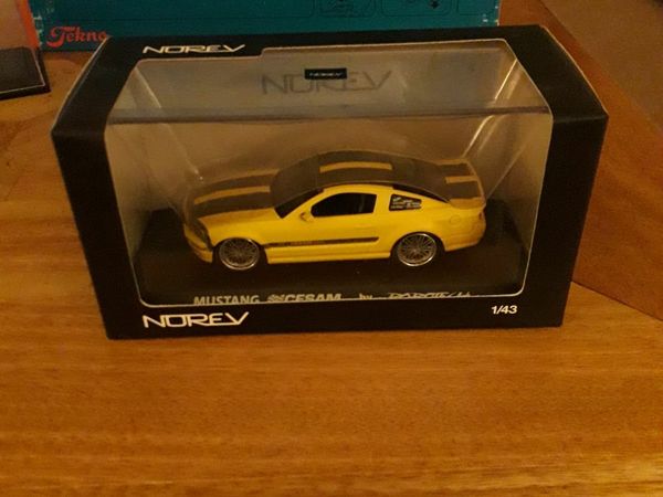 Corgi Norev Ford Mustang 1.43