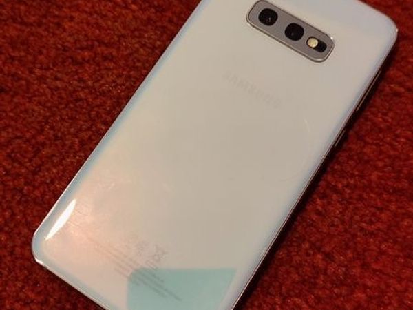 Samsung s10e 128gb with cases