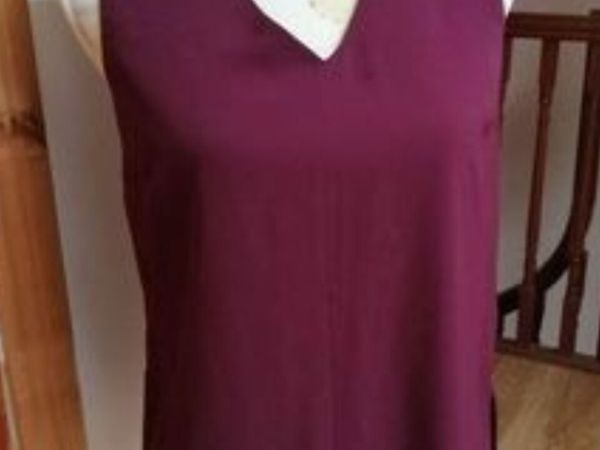 Ladies New look wine top, new with tags