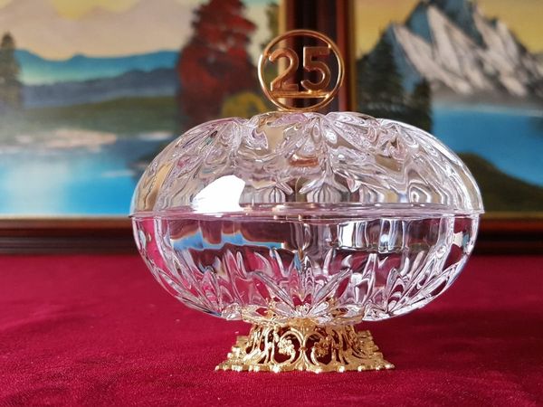 Killarney Crystal Cut Crystal Glass With Number 25 Lidded Jewelry Dish / Bowl With 22 Carat Gold Cover Handle and Footed Base Finishing Made In Ireland