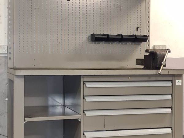 Keen space WBWS15-11 Workbench with Vise