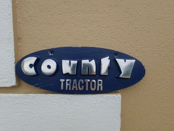 Ford  County  tractor   aluminium  sign