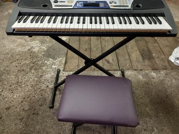 Yamaha Keyboard & Seat