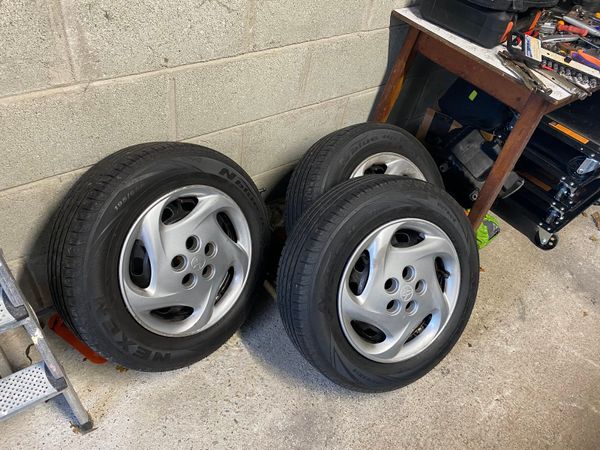 Original Toyota steel wheels new tyres