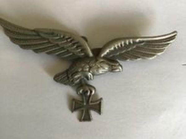 WW2 Memorabilia German Army Uniform badge