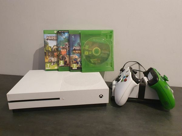 Xbox One S with Creeper controller and extras!