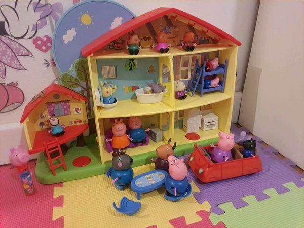 Peppa pig house with all accesorries