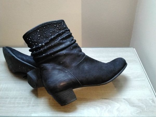 Ladies ankle boots Size , 38.5  (5.5)
