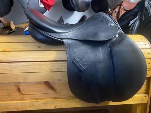 16” black leather JC general purpose saddle