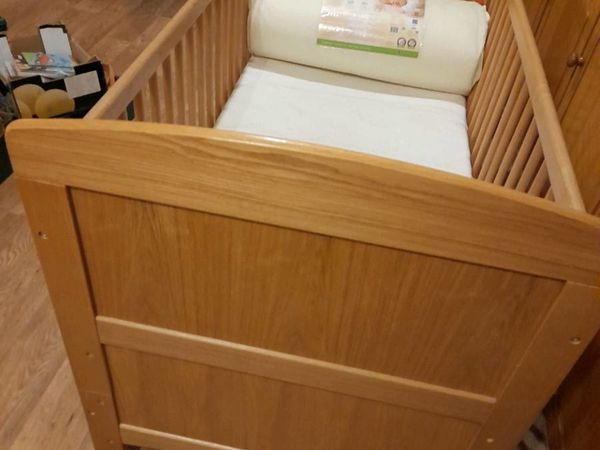 Child's.cot.bed.