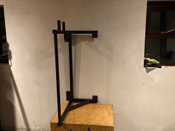 Pull up / chin up bar with close grip and punchbag