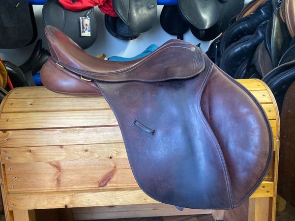 Bates saddle leather adjustable width 🎁