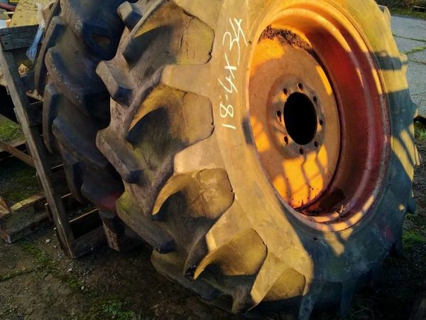 Tractor digger wheels Zetor 18.4/15x34's&18.4 X 26