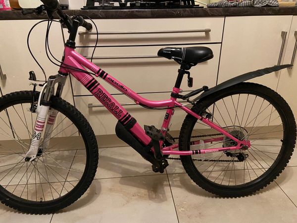 Apollo Recall 24” pink bike
