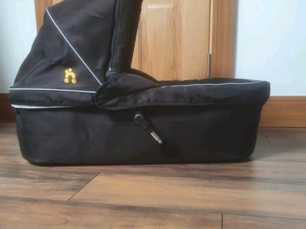 Out & About Carrycot and Newborn insert