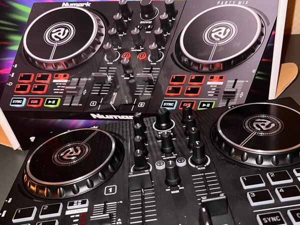 Numark Party Mix II - DJ Decks